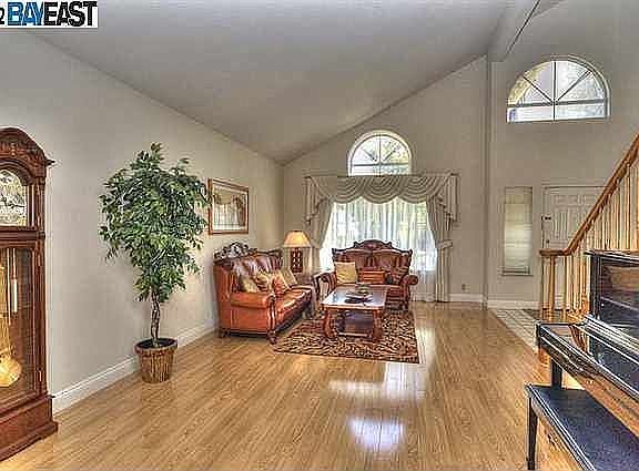 3rd image of 44263 Lupine Pl