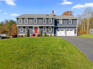 89 Presidential Dr, Abington, MA 02351