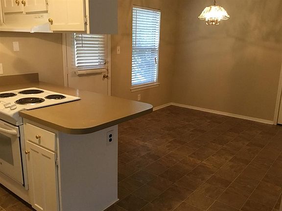 5th image of 500 French Wood Dr
