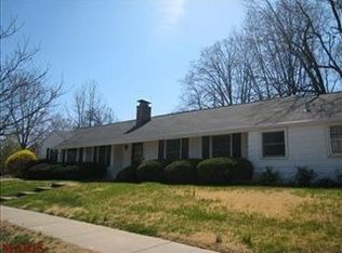 1085 Liggett Ave, Saint Louis, MO 63126