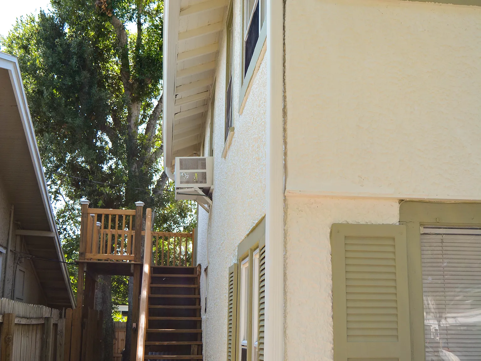 1 bed, 400 sqft, $1,050 — Photo 2