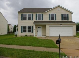 1420 Royal Forest Dr, Mascoutah, IL