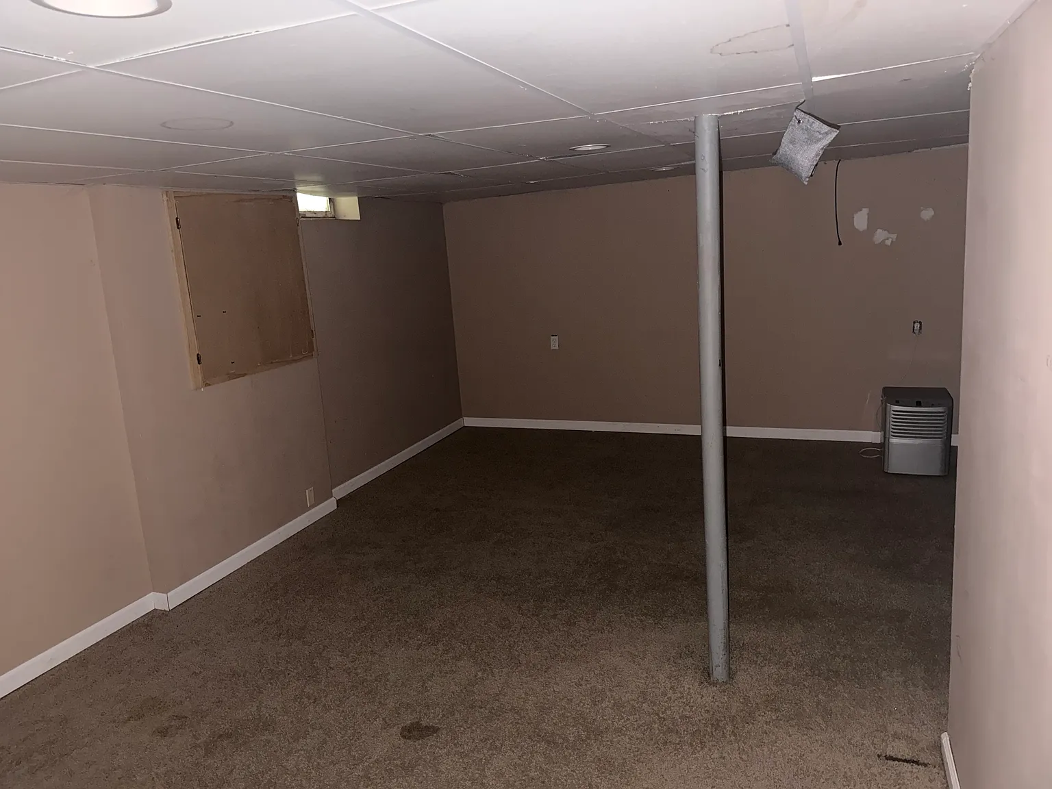 3 bed, 2220 sqft, $1,975 — Photo 3