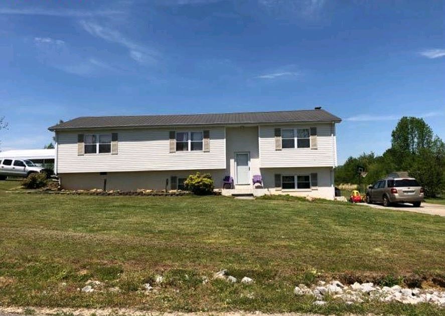 2nd image of 133 N Fork Rd
