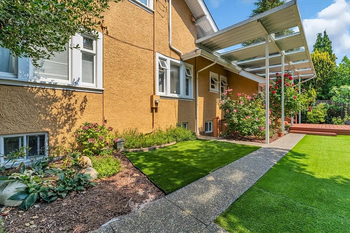 2 bed, 900 sqft, $2,500 — Photo 1