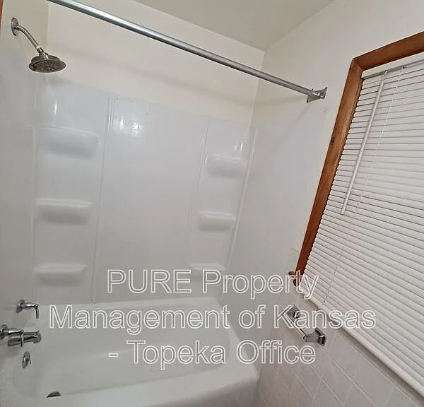 643 SW Oakley Ave — Photo 10