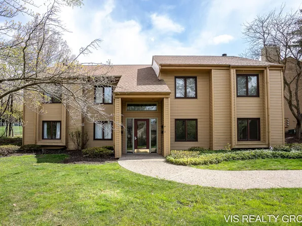 300 Farington Blvd APT 2, Holland, MI 49423