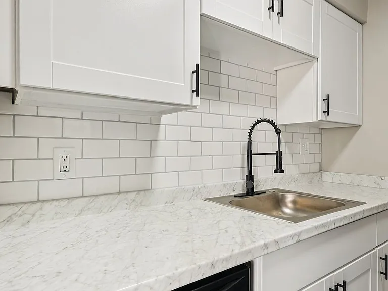 12th & Beach Apartments — Photo 47