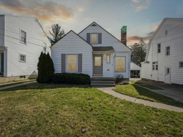 330 Bristol Ave NW, Grand Rapids, MI 49504