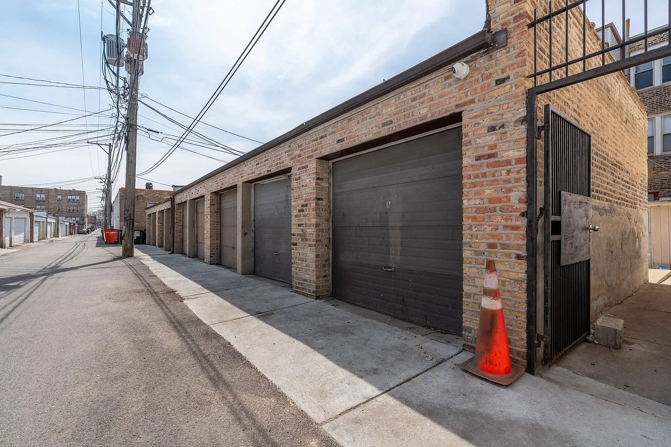 6235-43 N Western Ave — Photo 4
