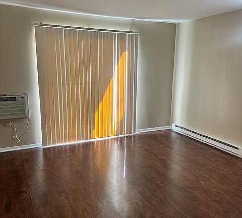 4th image of 22510 Jackson Ct #C