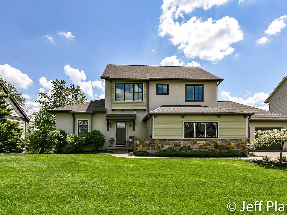 1st image of 3928 Balsam Waters Dr NE