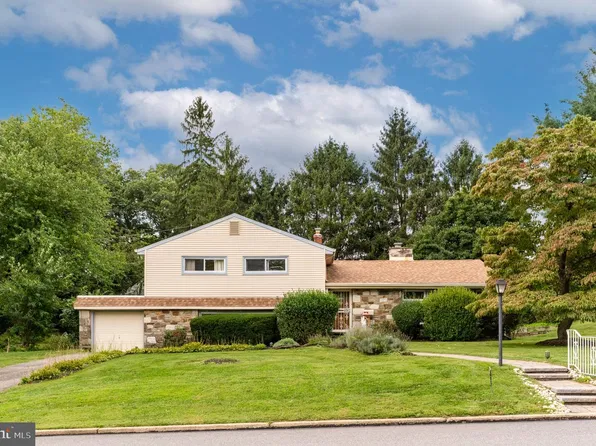 310 Hedgerow Ln, Wyncote, PA 19095