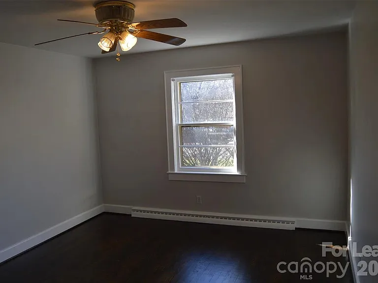1225 Davie Ave — Photo 8