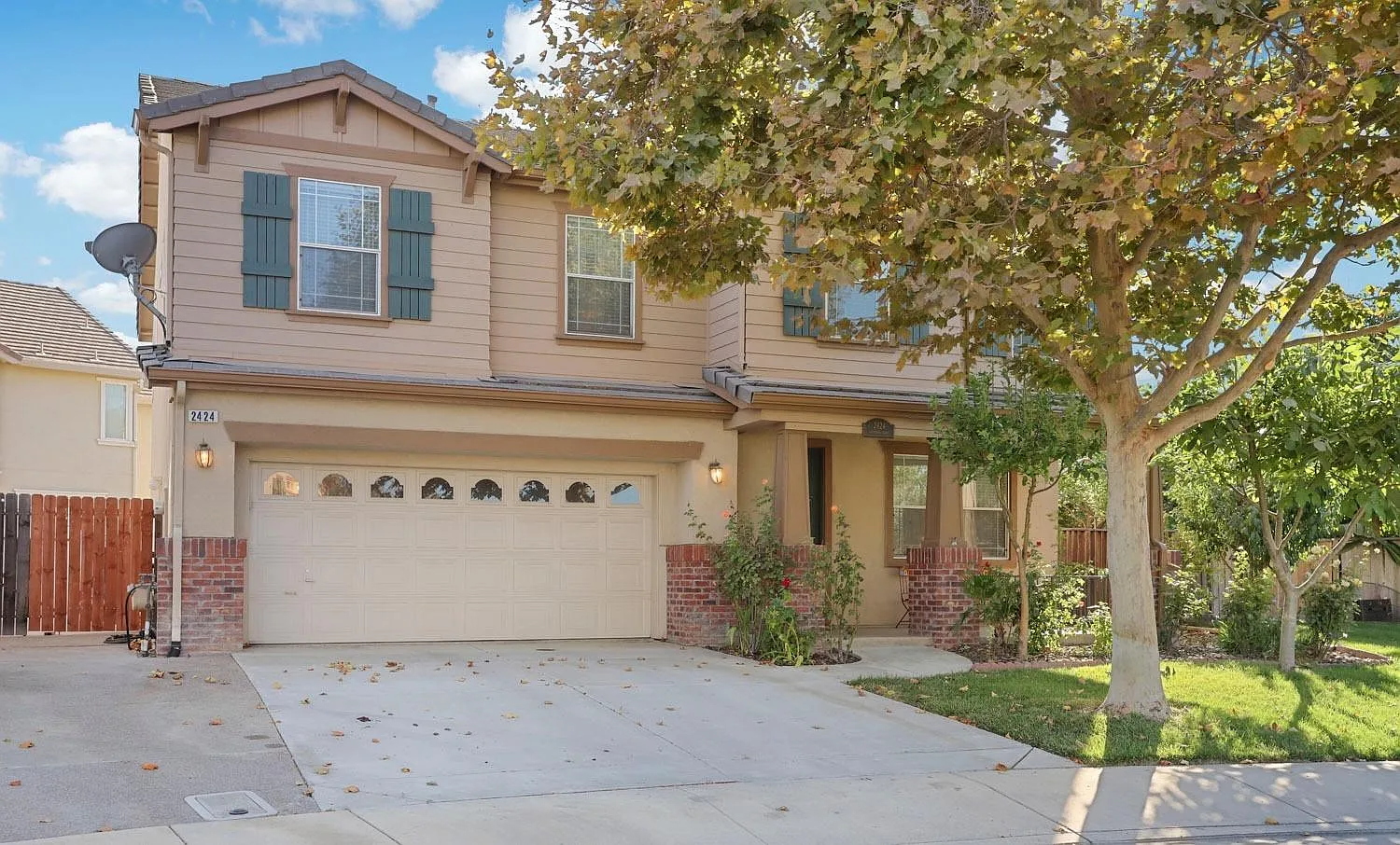 2424 Clemente Ln photo 1
