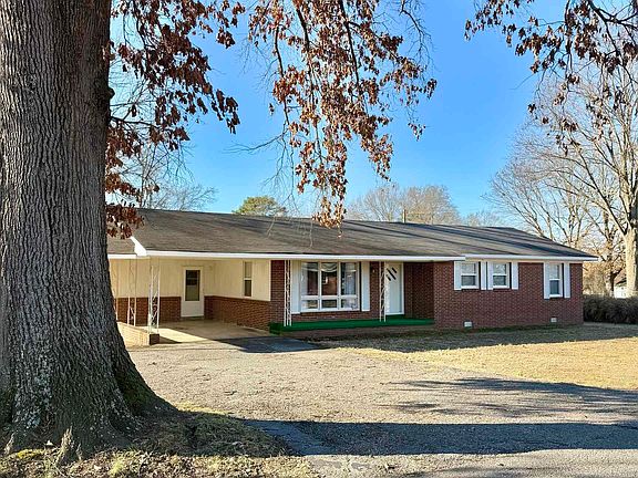 4th image of 225 Maple St