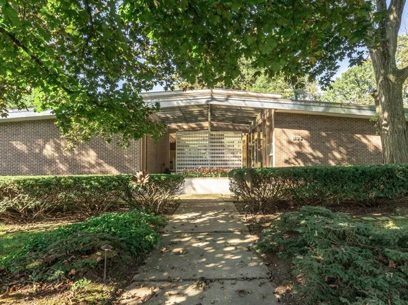 1105 Charrington Rd, Bloomfield Hills, MI 48301