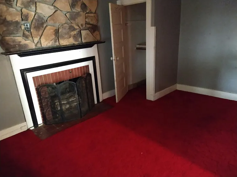 238 N Main St — Photo 5