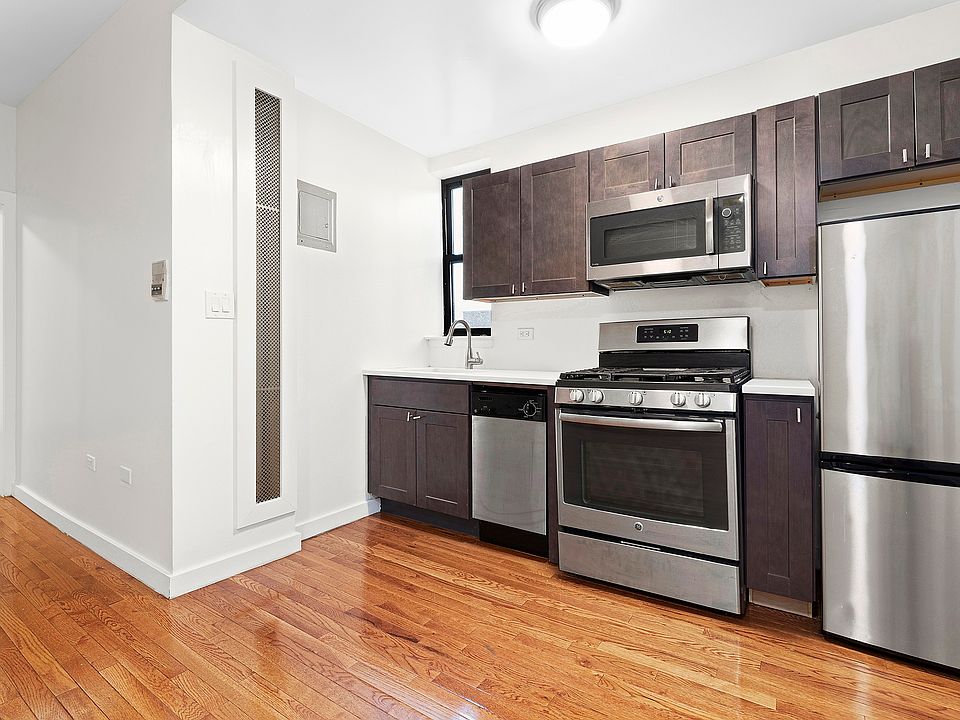 2nd image of 25 Lafayette Ave APT 6D