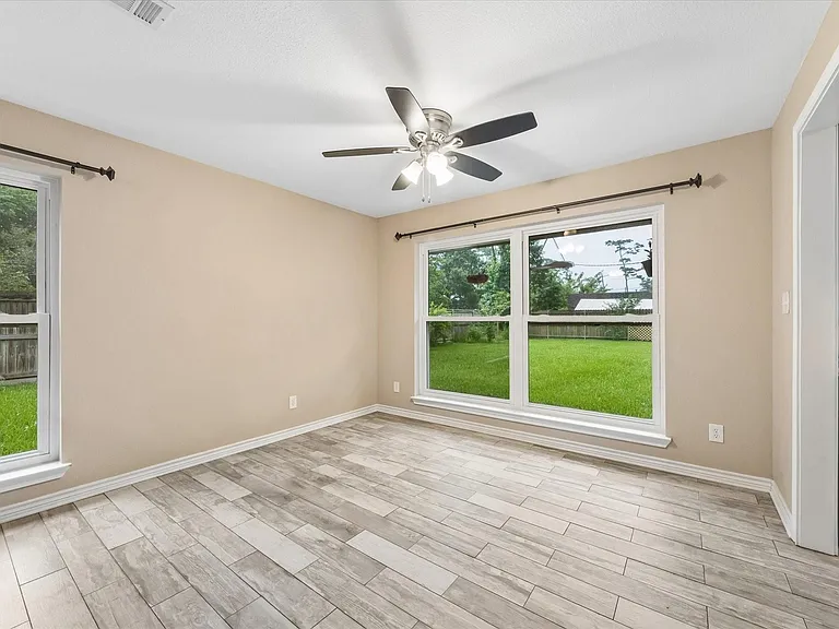 3711 Manor Ln — Photo 7