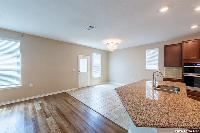 5526 Castle Brook Dr — Photo 10