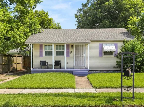 7217 Sally St, Arabi, LA 70032
