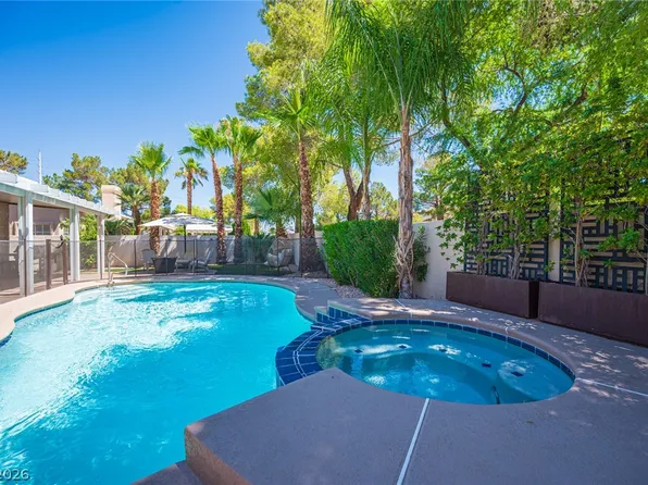 3116 Saint Tropez St, Las Vegas, NV 89128
