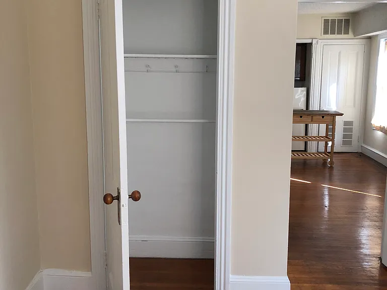 2124 Walnut St #3R — Photo 9