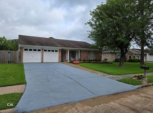 11834 Mulholland Dr, Meadows Place, TX 77477