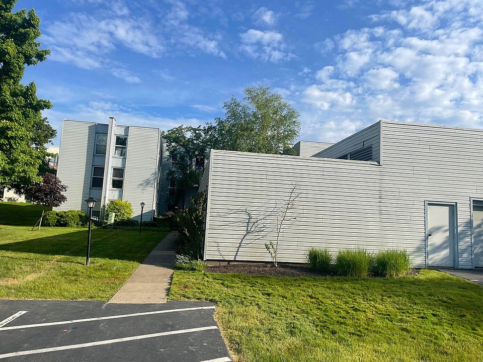 1667 Cedarwood building.