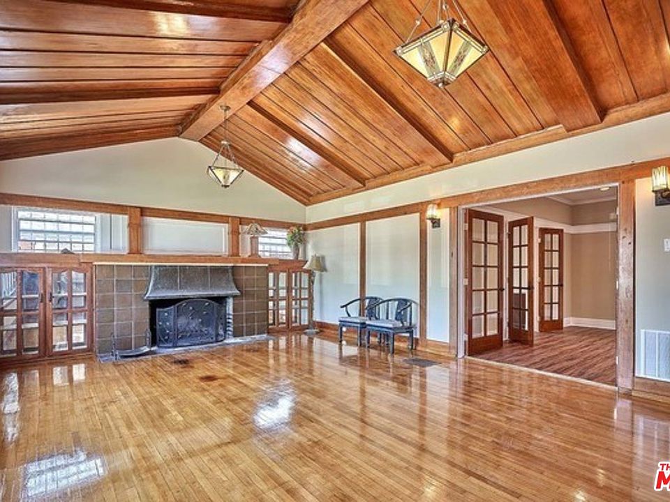 1st image of 209 S Kingsley Dr