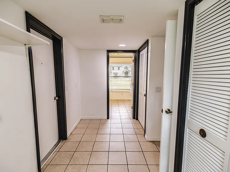 2119 Shady Oaks Dr — Photo 23