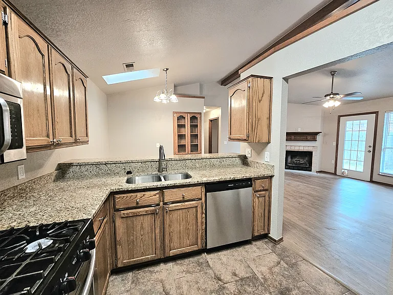 2602 Lonnie Ln — Photo 8