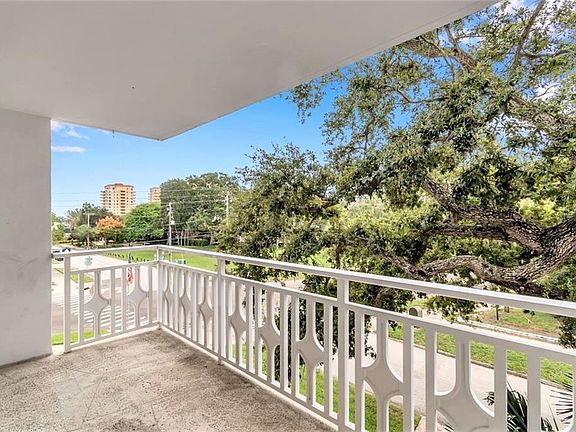 5th image of 700 Beach Dr NE APT 304