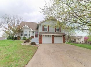 8338 N Highland Ave, Kansas City, MO 64118