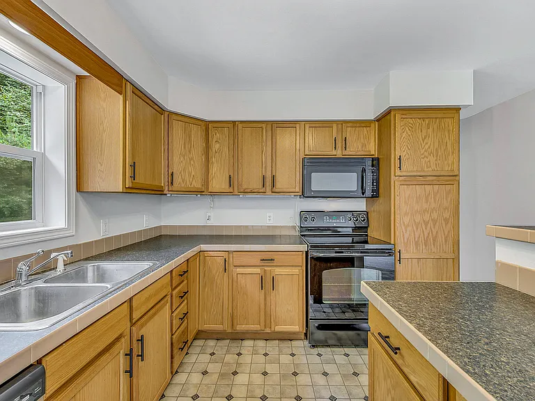 616 Lewis Rd — Photo 17