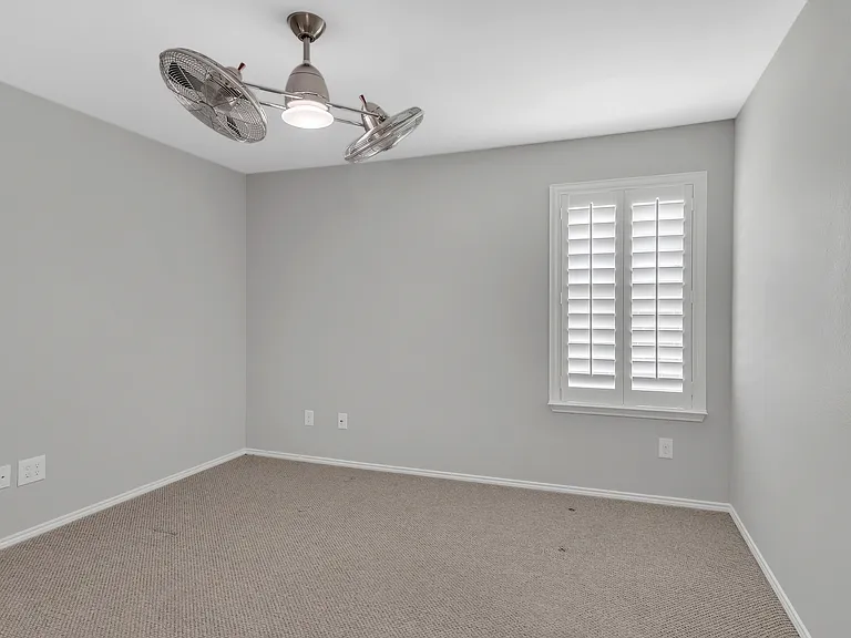 16329 Severn Ln — Photo 27