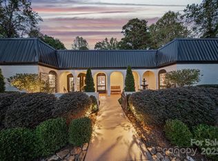 2082 2nd Street Dr NW, Hickory, NC 28601