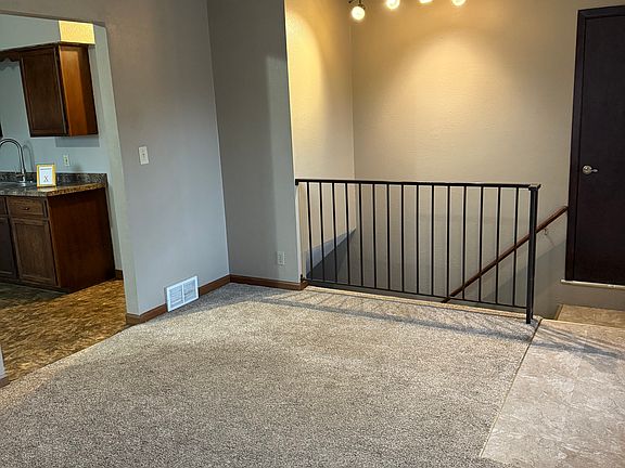 4th image of 755 Robert St S #755
