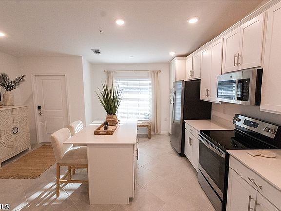 5th image of 14234 Heritage Landing Blvd #1016
