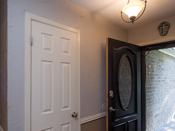 3rd image of 3320 Ault Dr
