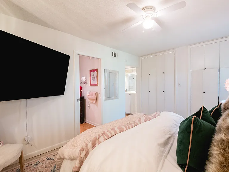 1401 N Pierce St #16 — Photo 6