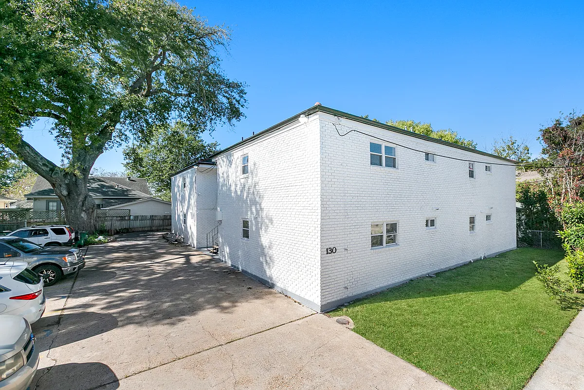 Building Photo - 130 N Labarre Dr