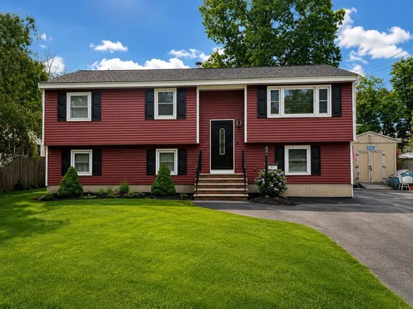 51 Broad St, Billerica, MA 01821