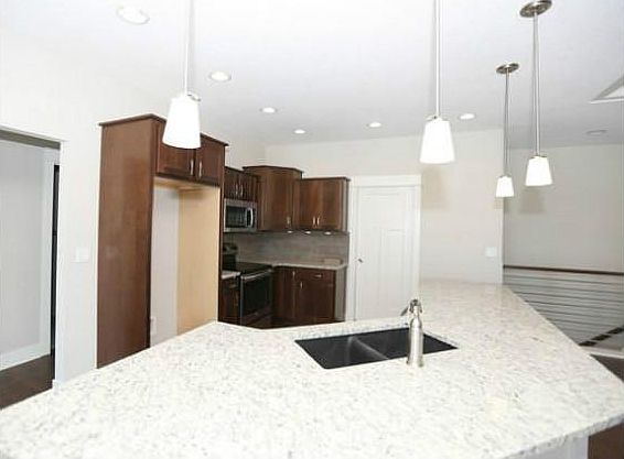 5th image of 2390 SE Willowbrook Dr