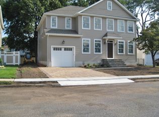 32 Weller Ter, Saddle Brook, NJ 07663