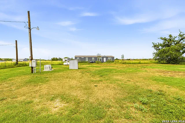 16345 FM 463 — Photo 24