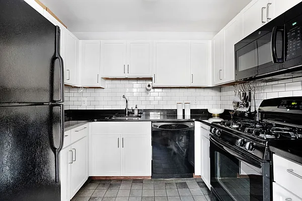 Rented by Compass | media 10