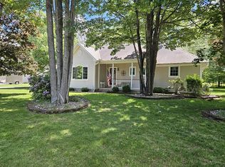 43 Sandy Ln, Gladstone, MI 49837