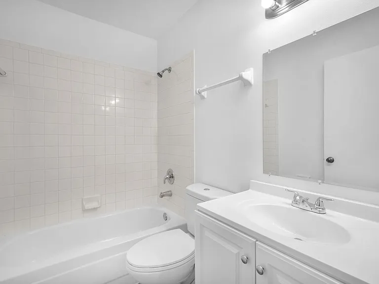2020 NE 163rd St #204 — Photo 17